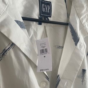 Short sleeve button up